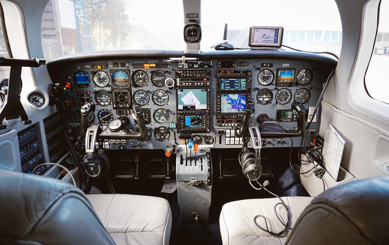 Cockpit instrument panel